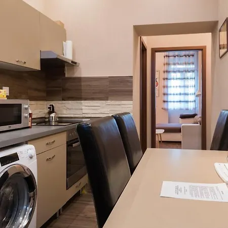 Cozy At Puskas Stadium Apartment