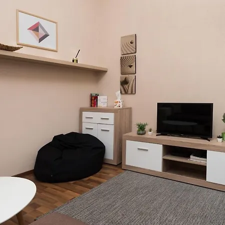 Cozy At Puskas Stadium Appartement